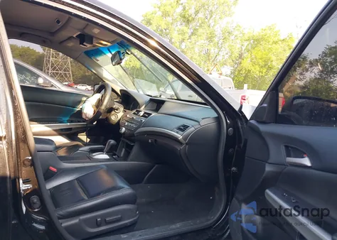 2010 Honda Accord Exl z USA, uszkodzony, nr VIN 1HGCP3F81AA013022